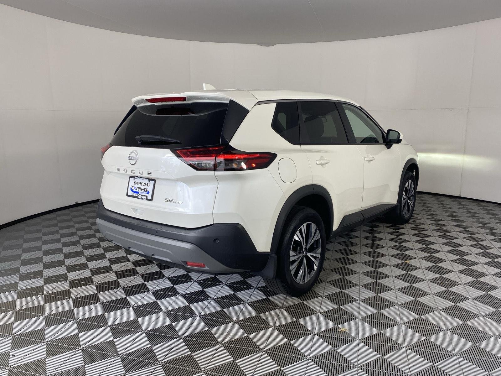 Used 2023 Pearl White Tricoat Nissan SV image 8