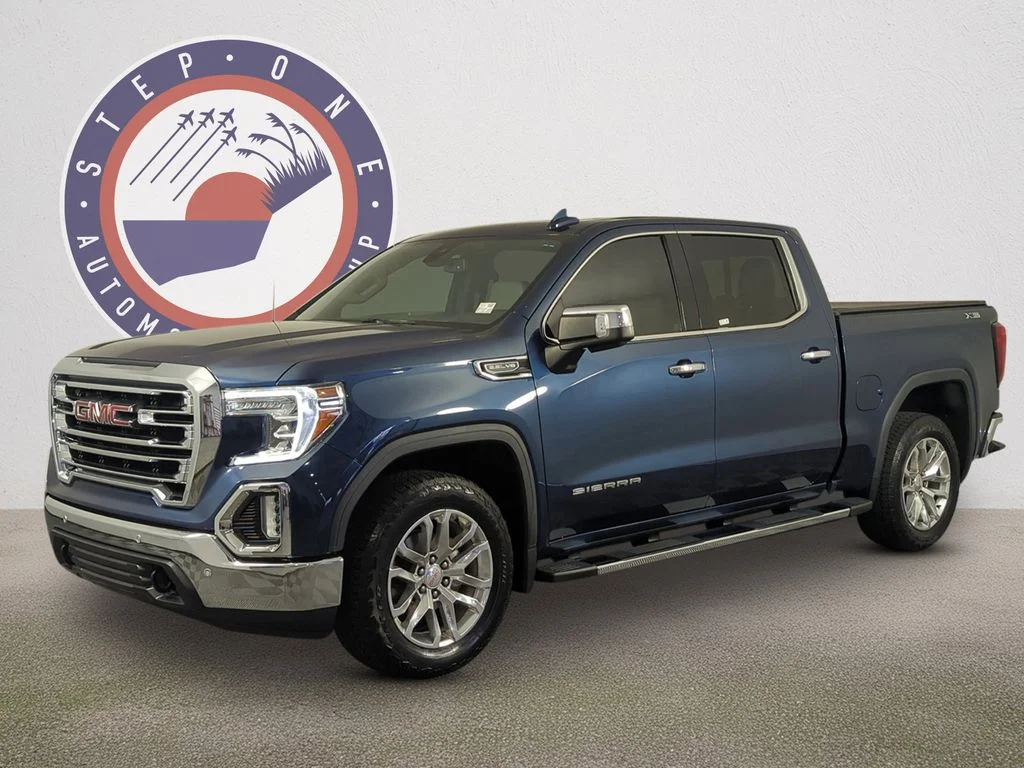 2022 GMC Sierra 4WD Crew Cab Standard Box SLT's photo