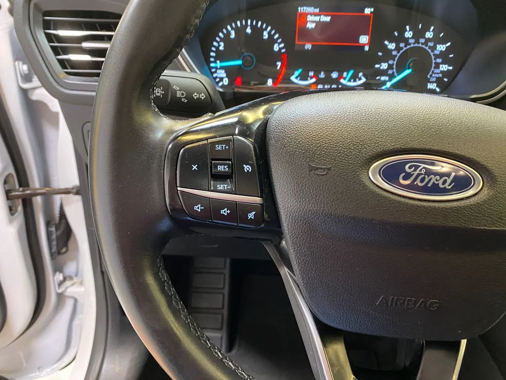 Used 2022 White Ford SEL image 33