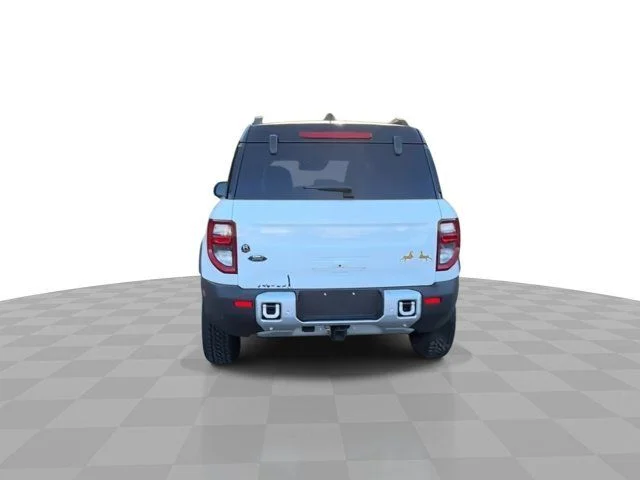 Used 2025 White Ford Badlands image 9