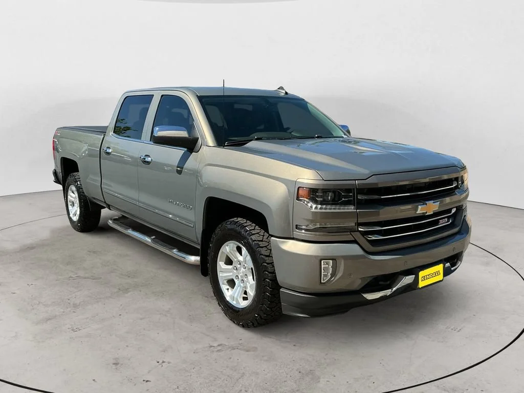 Used 2017 PEPPERDUST METALLIC Chevrolet LTZ image 3