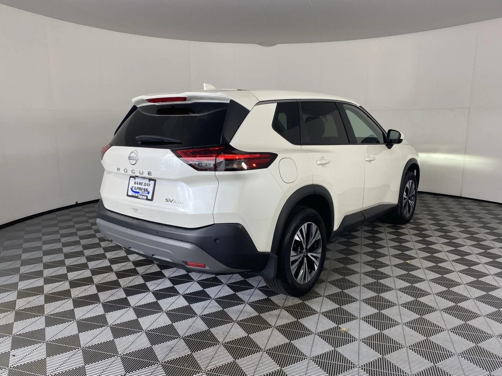 Used 2023 Pearl White Tricoat Nissan SV image 8