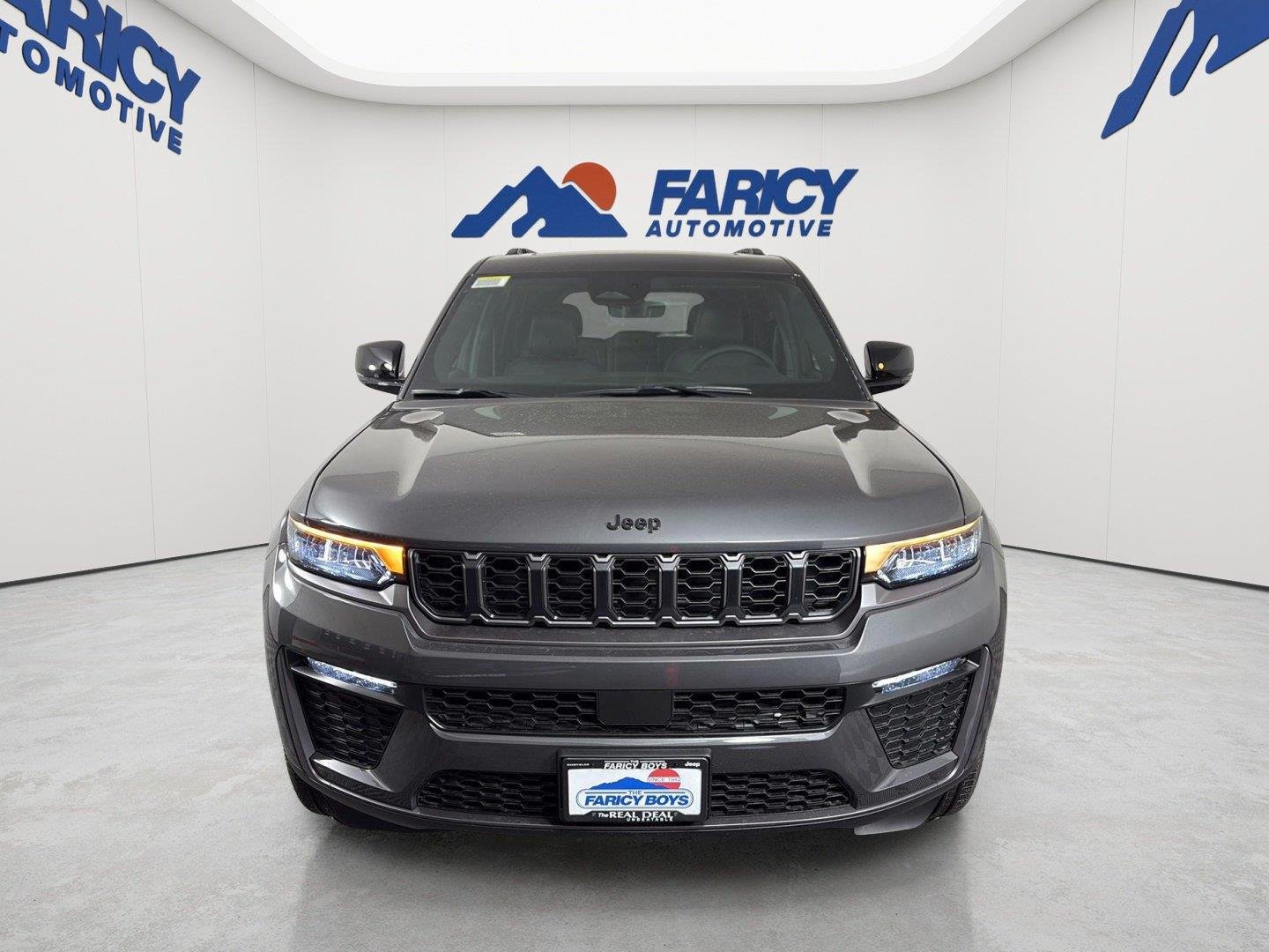 New 2026 Baltic Gray Metallic Clear-Coat Exterior Paint Jeep Limited image 3