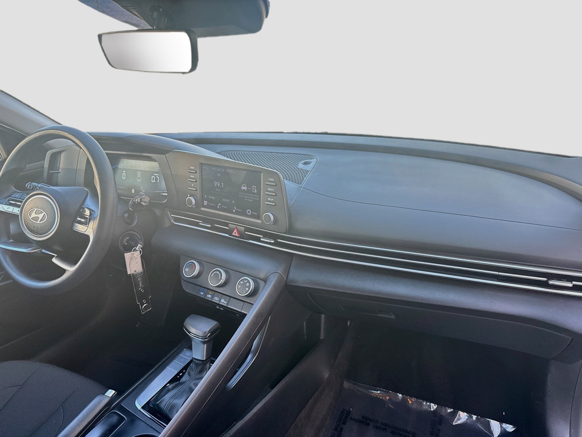2025 Hyundai Elantra SE - Photo 29