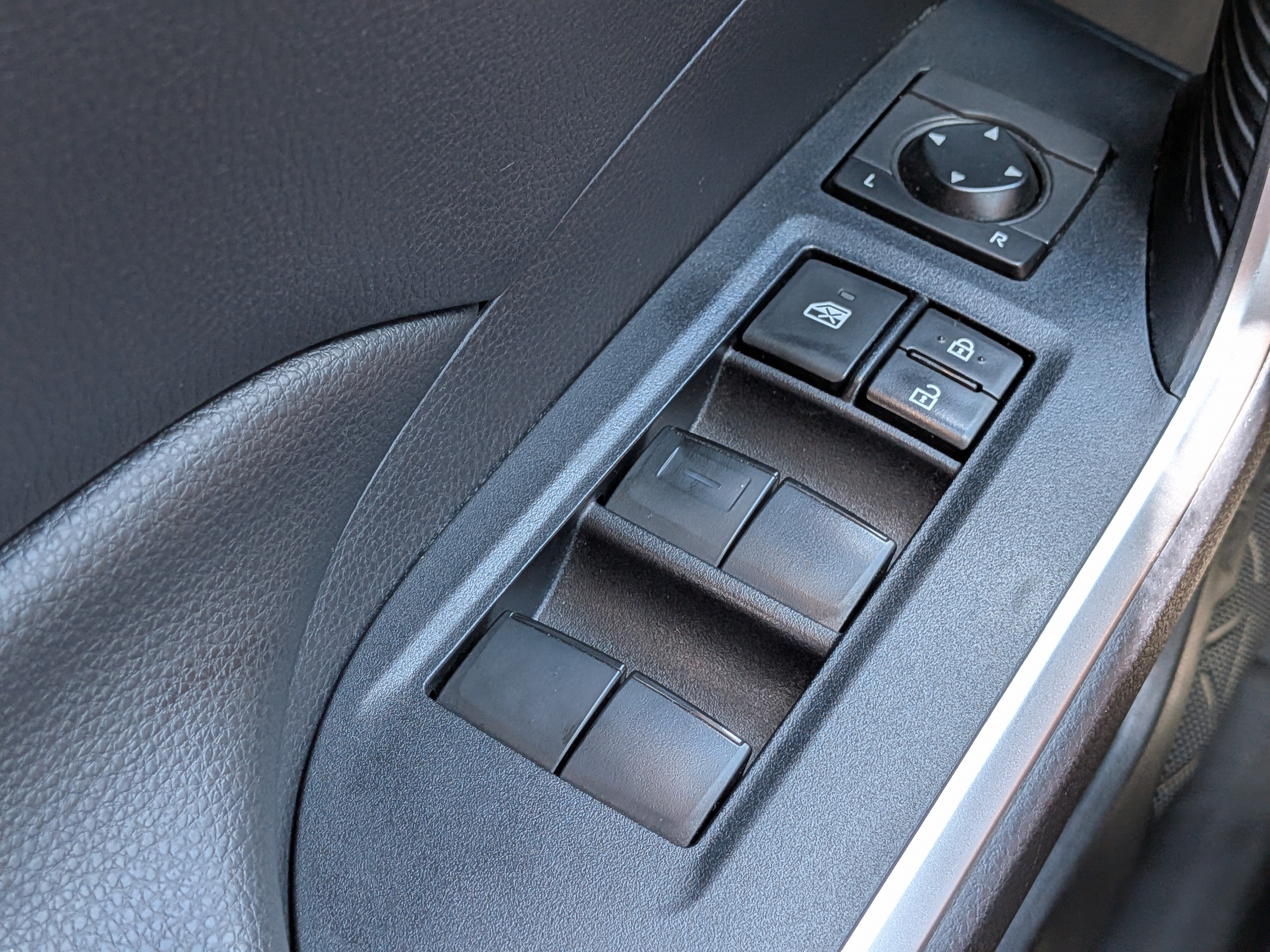 2019 Toyota RAV4 XLE - Photo 23