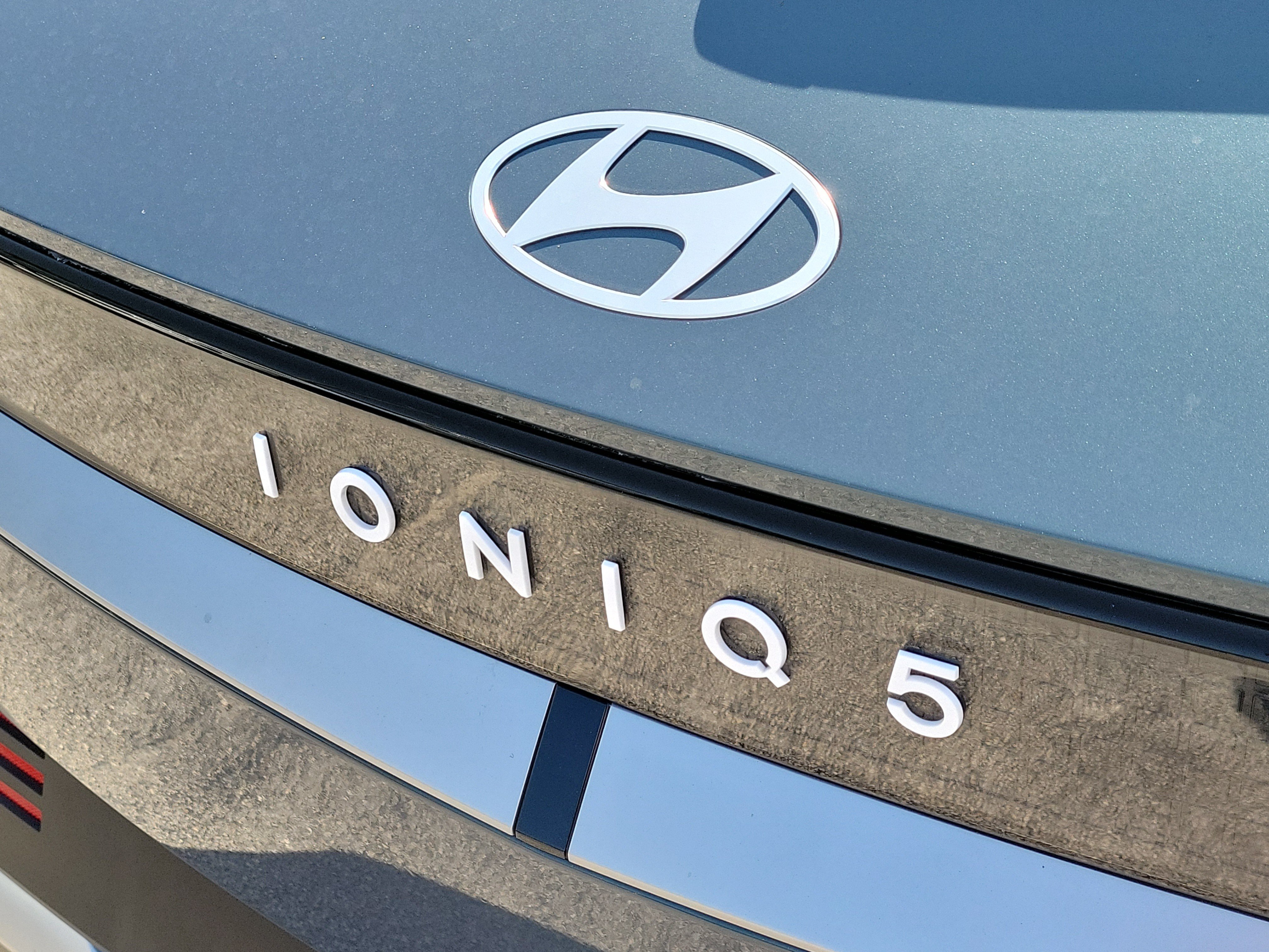 Used 2025 Teal Hyundai SE image 5