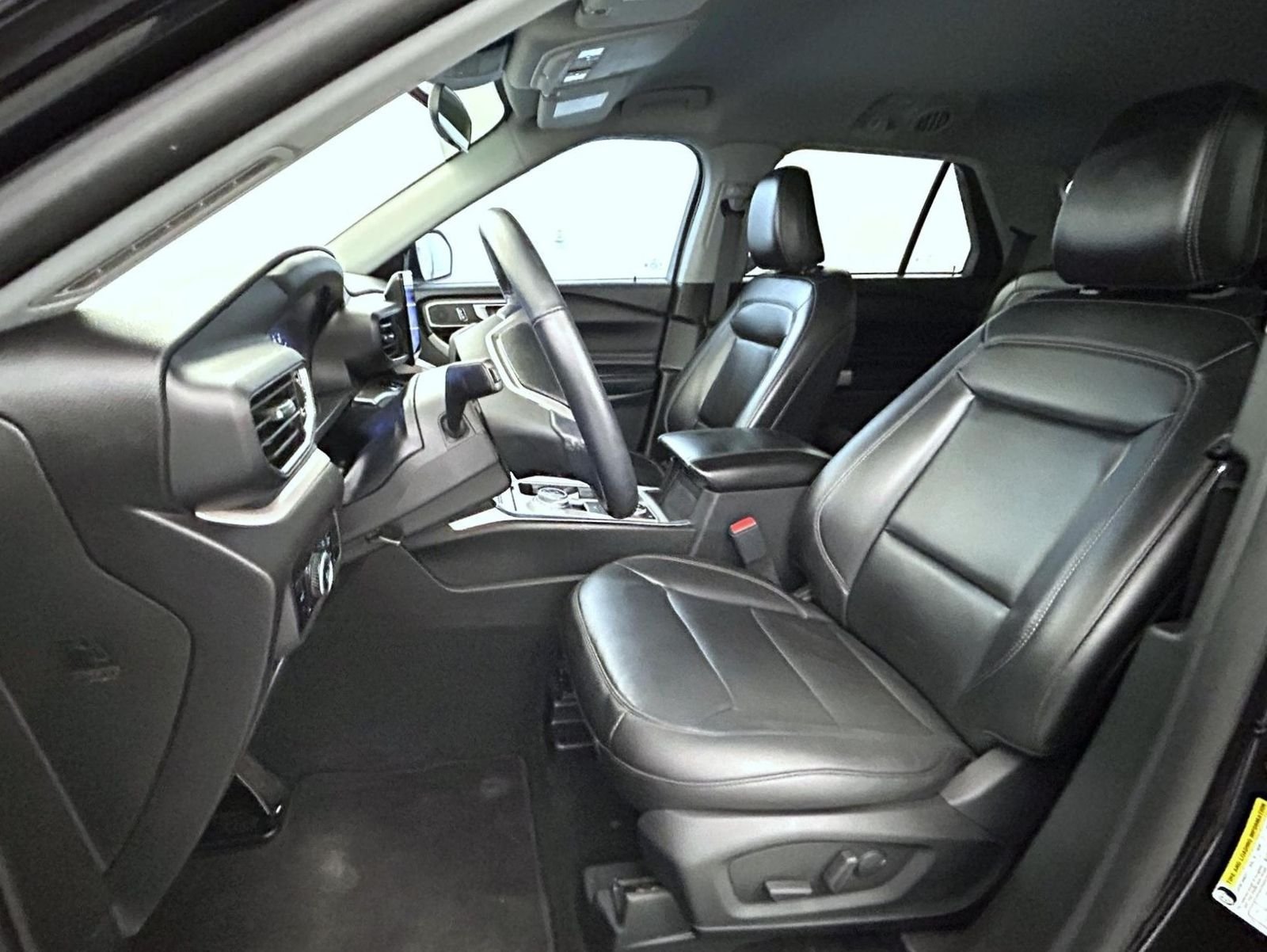 Used 2023 Black Ford XLT image 10