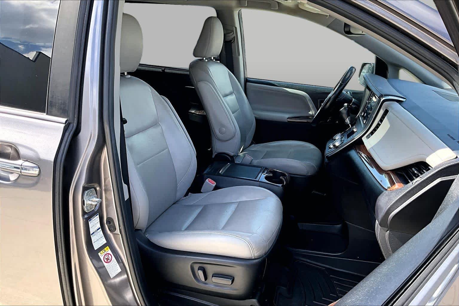 Used 2019 Predawn Gray Mica Toyota Limited Premium image 7