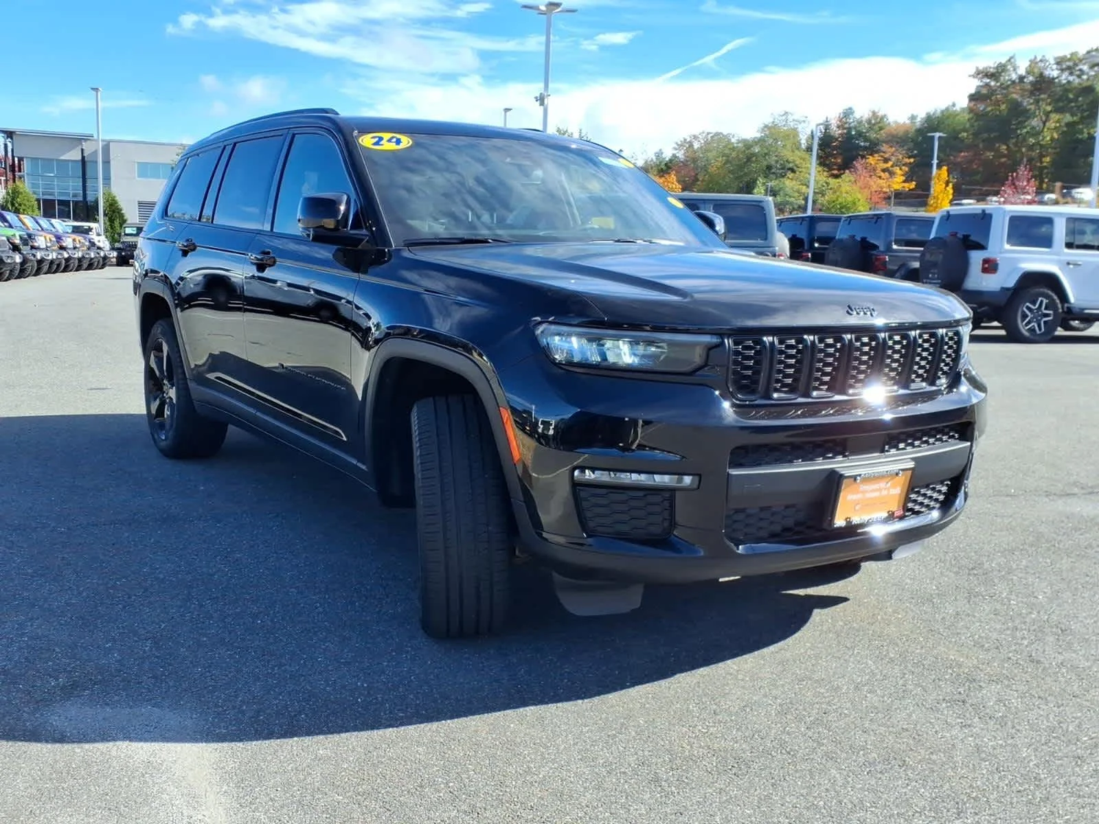 Certified Used 2024 Diamond Black Crystal Pearlcoat Jeep Limited image 5