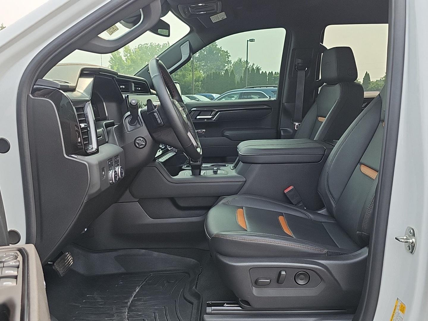 Used 2025 Summit White GMC AT4 image 12