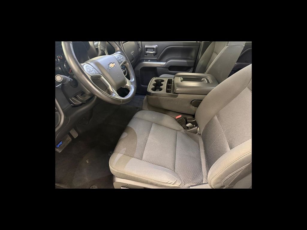 Used 2019 White Chevrolet LT image 11