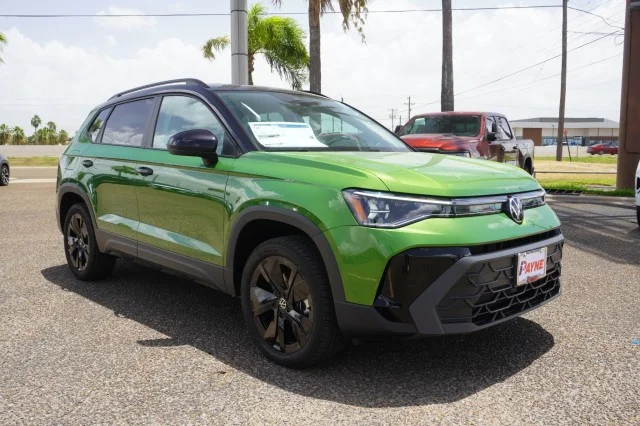 New 2026 Bright Moss Green W/Deep Black Roof Volkswagen SE Black FWD image 3