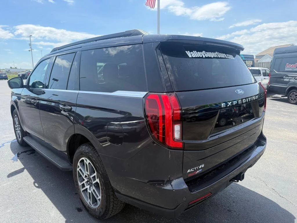 New 2026 Dark Matter Gray Metallic Ford Active image 5