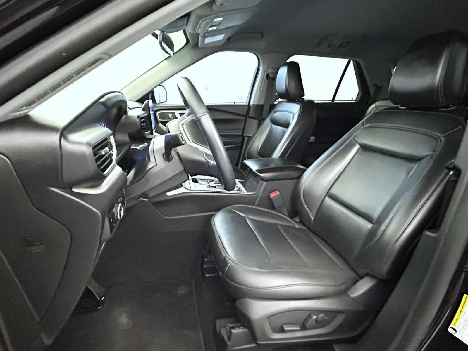 Used 2023 Black Ford XLT image 10