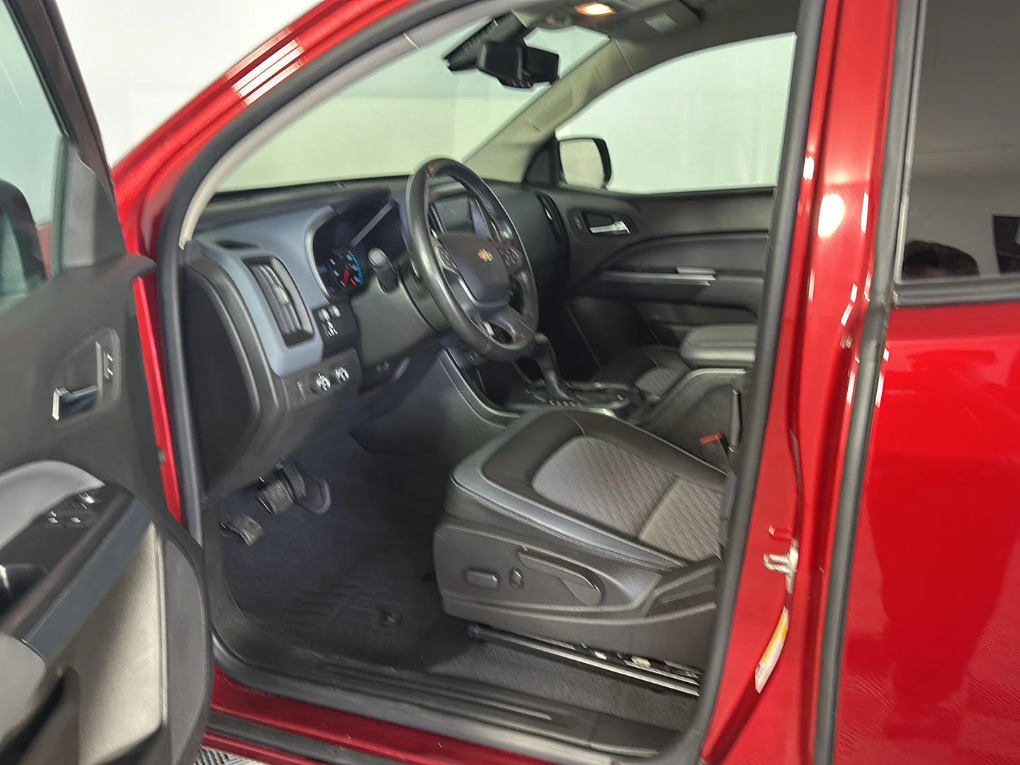 Used 2021 Cherry Red Tintcoat Chevrolet 4WD Z71 image 9