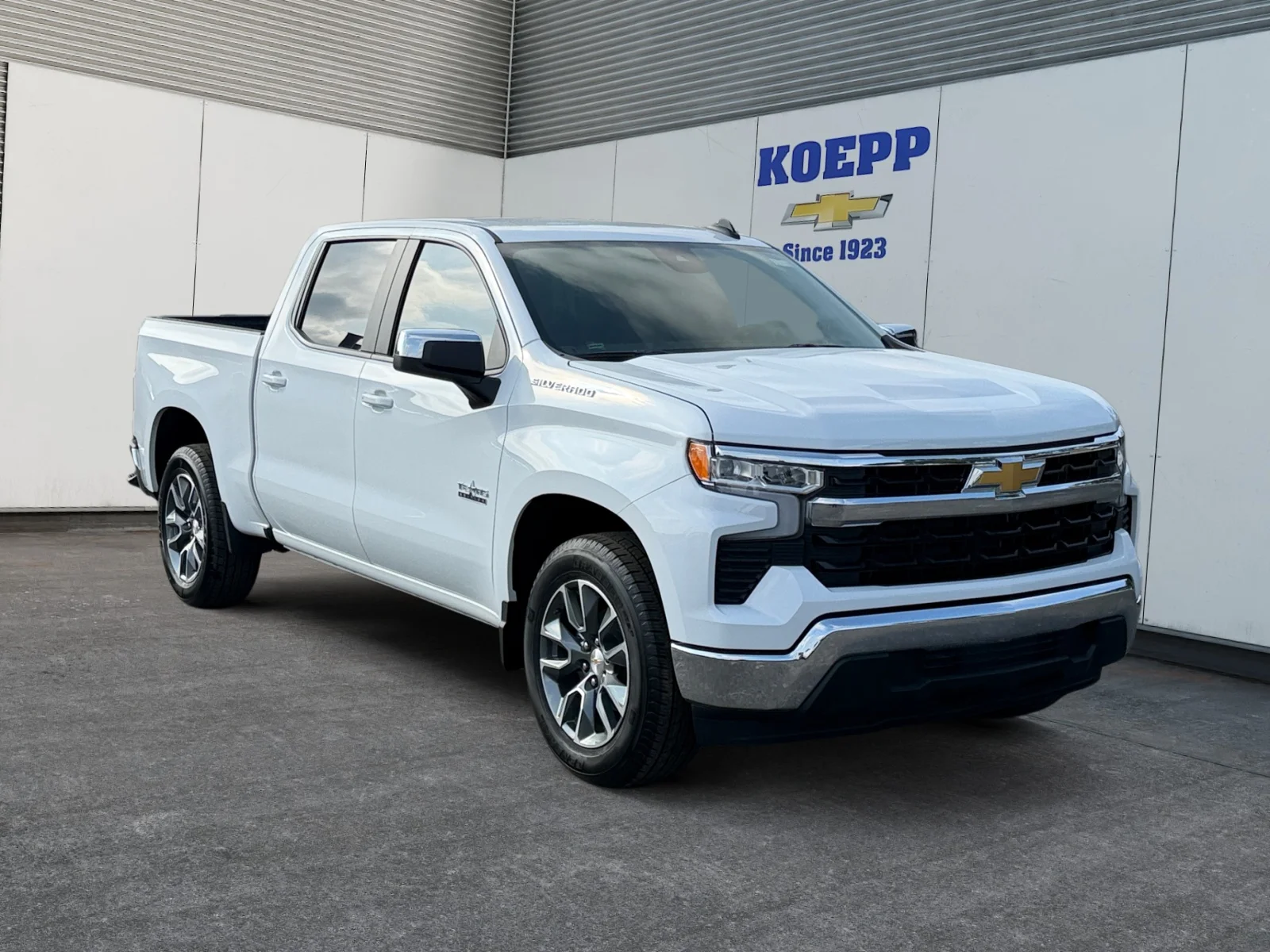 New 2026 Summit White Chevrolet LT image 7