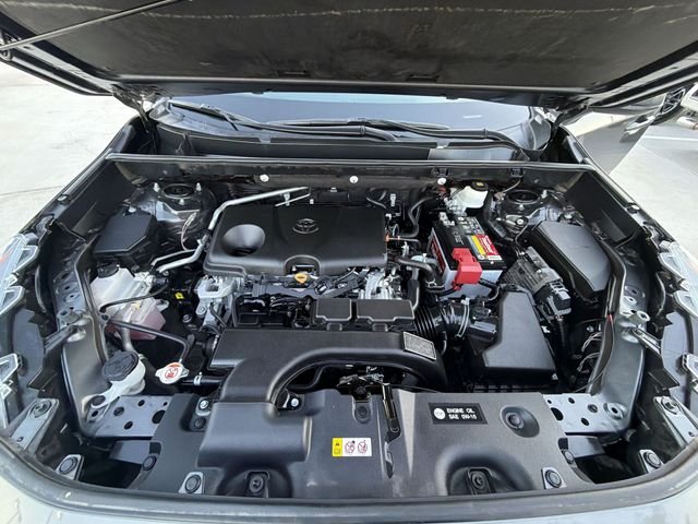 2021 Toyota RAV4 LE - Photo 31