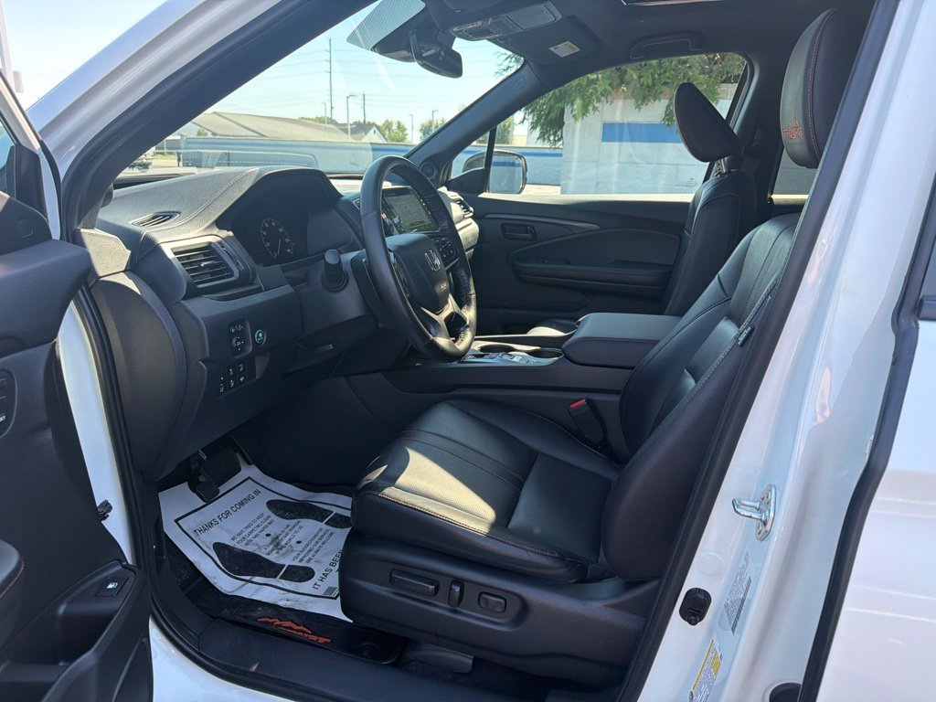 2025 Honda Ridgeline TrailSport - Photo 17