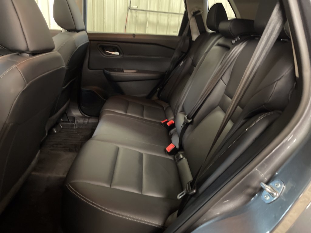 Used 2023  Nissan SL image 27