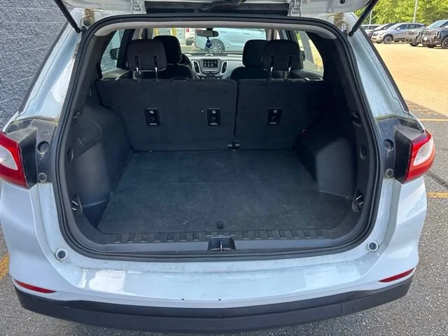 Used 2019 Summit White Chevrolet LS image 9