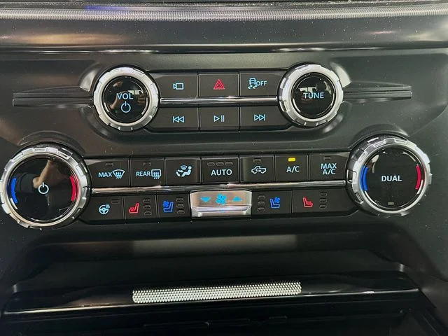 New 2026 Iconic Silver Metallic Ford Lariat image 16