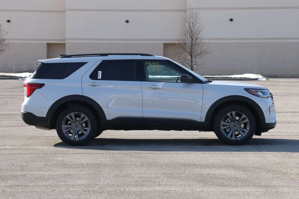 New 2026 Space White Metallic Ford Active image 10