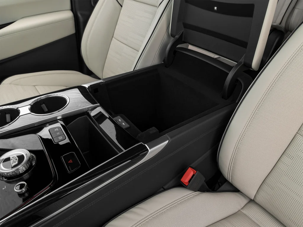 Used 2025 Black Cadillac Sport Platinum image 21