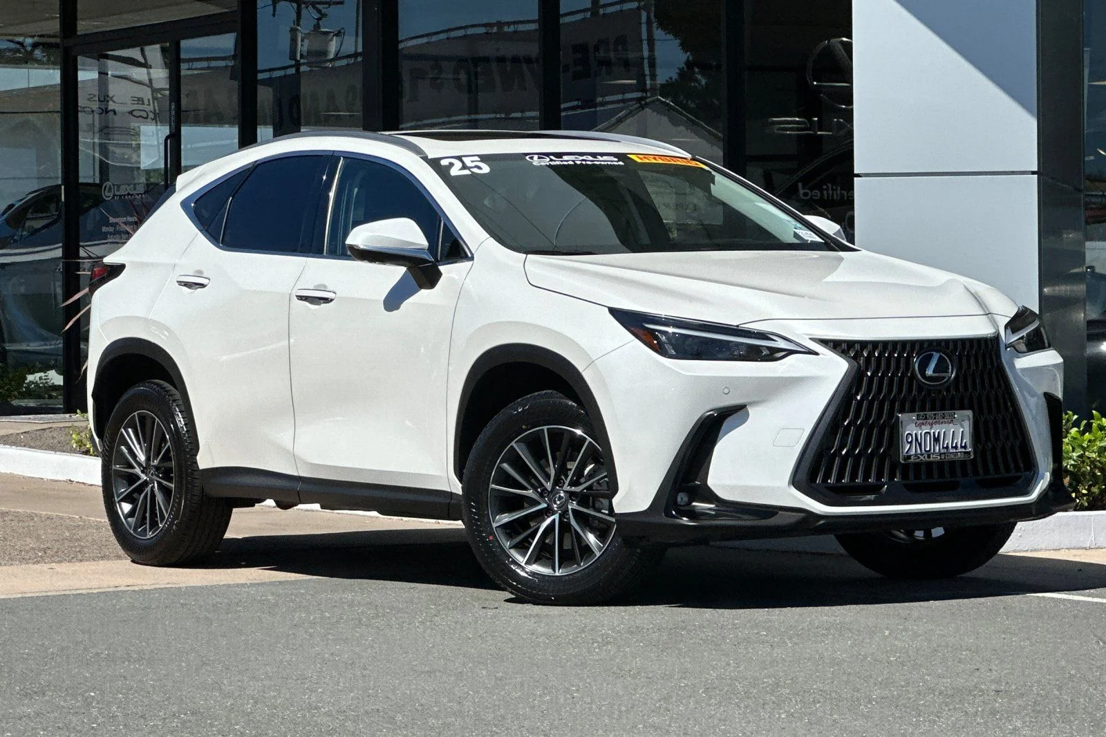 Used 2025 White Pearl Lexus 350h Premium image 2