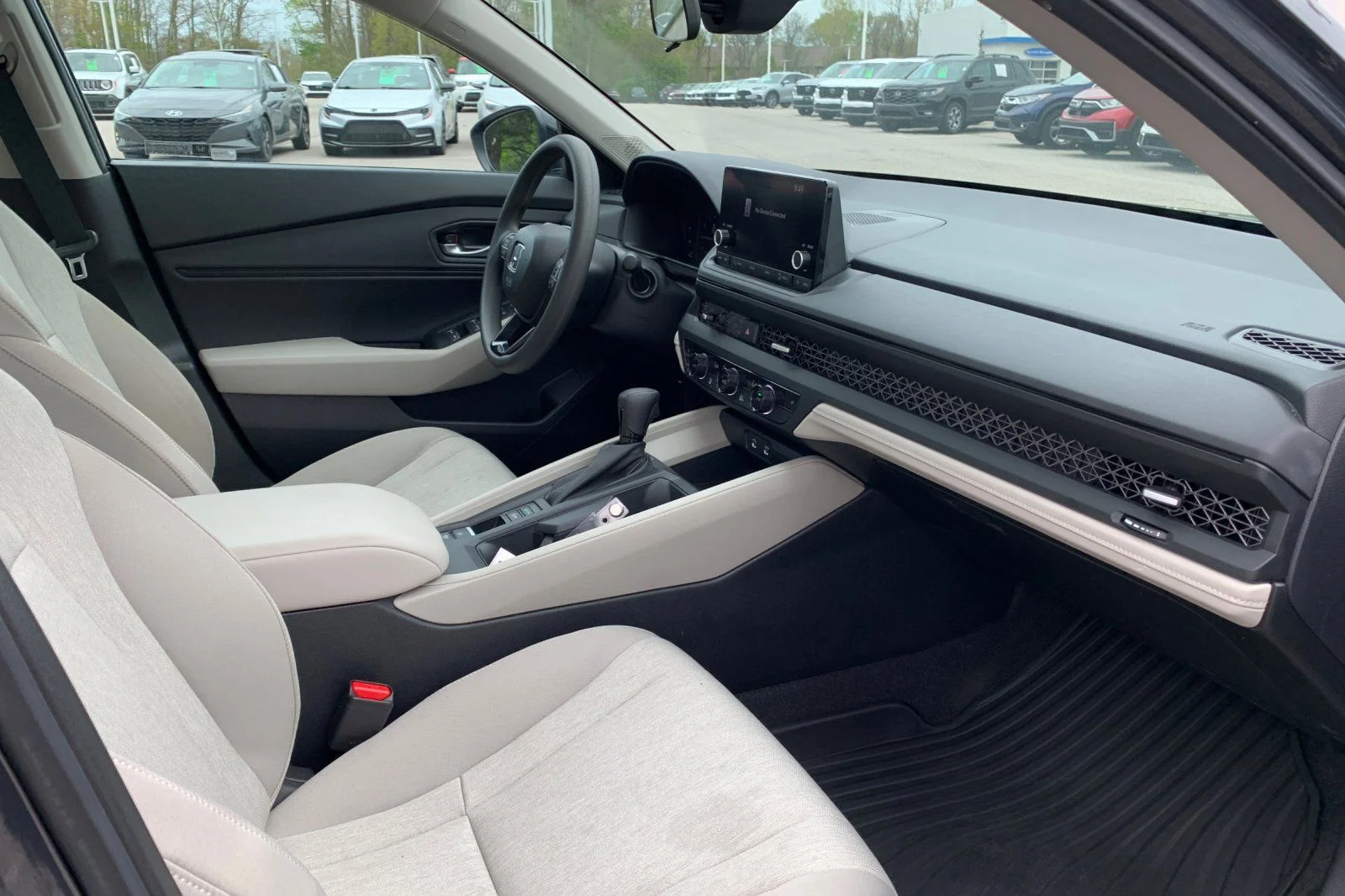 Used 2025 Gray Honda SE image 18
