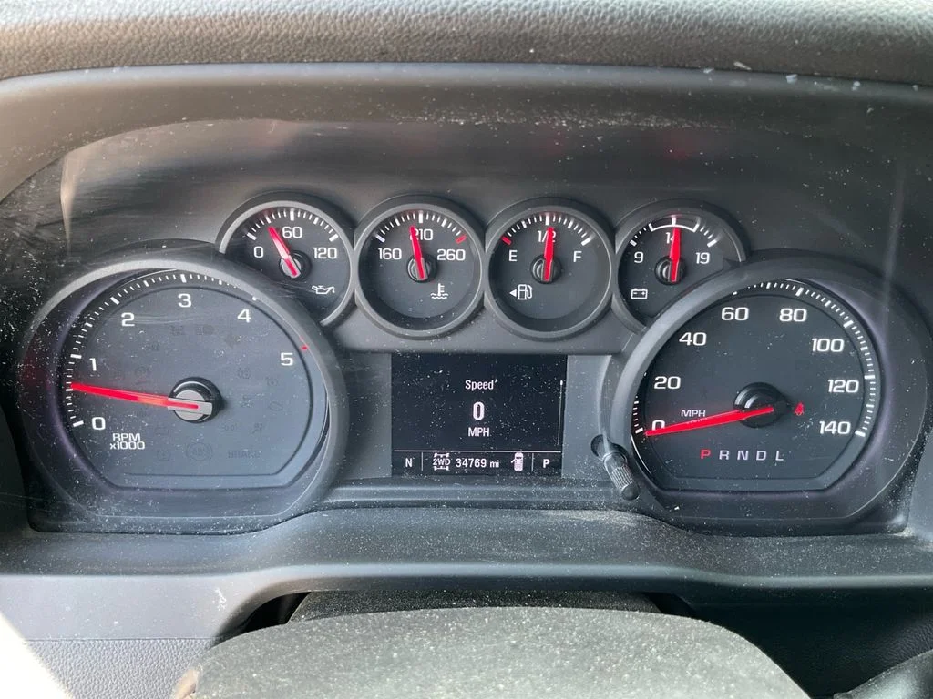 Used 2024 White Chevrolet Custom image 19