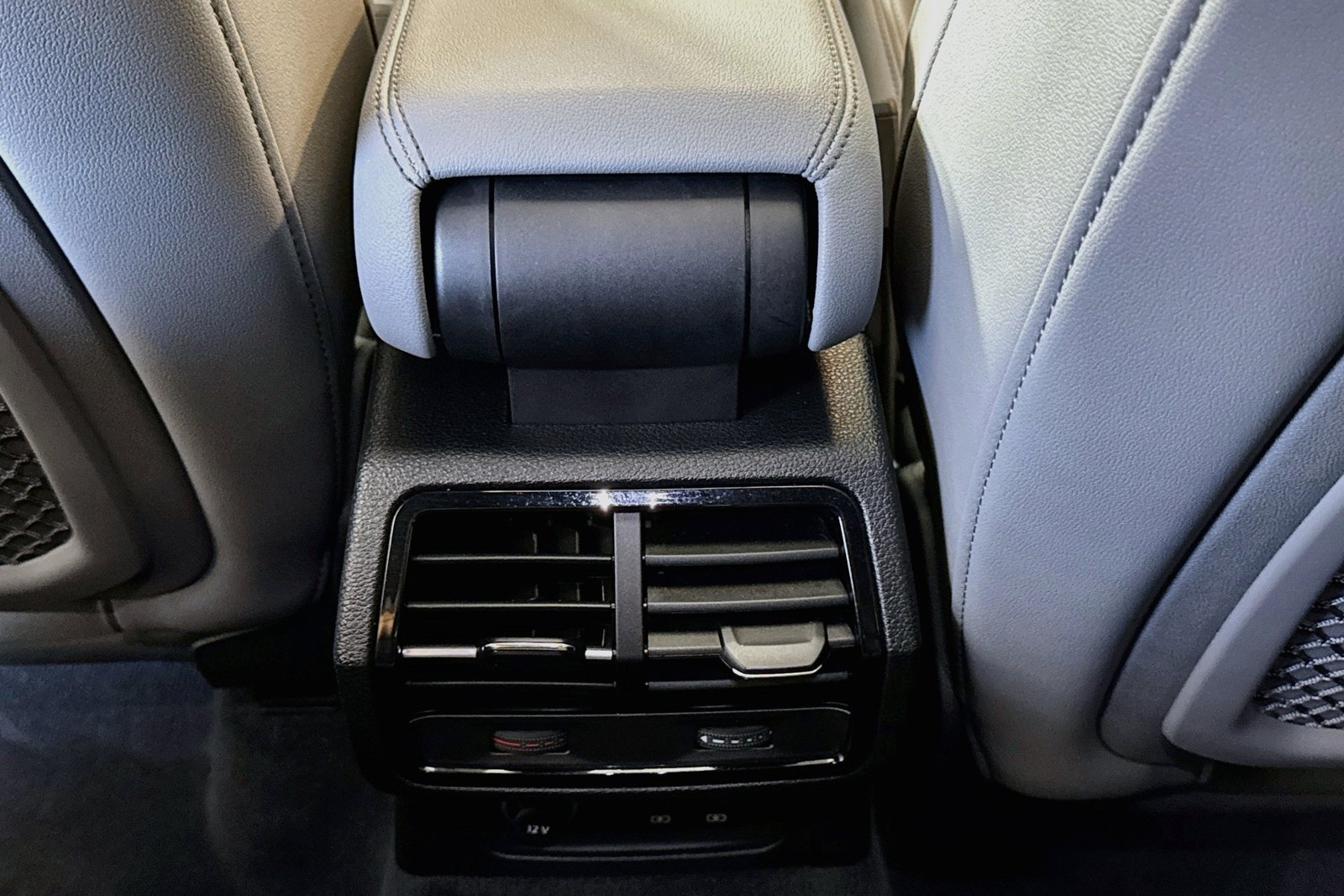 Used 2025  Audi S line Premium image 24