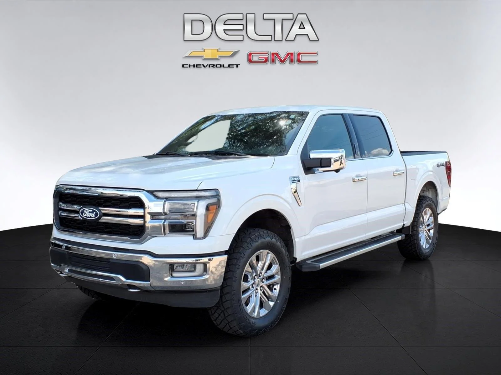 Used 2024 White Ford LARIAT image 1