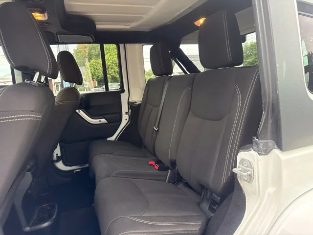 Used 2017 White Jeep Unlimited Sahara image 14