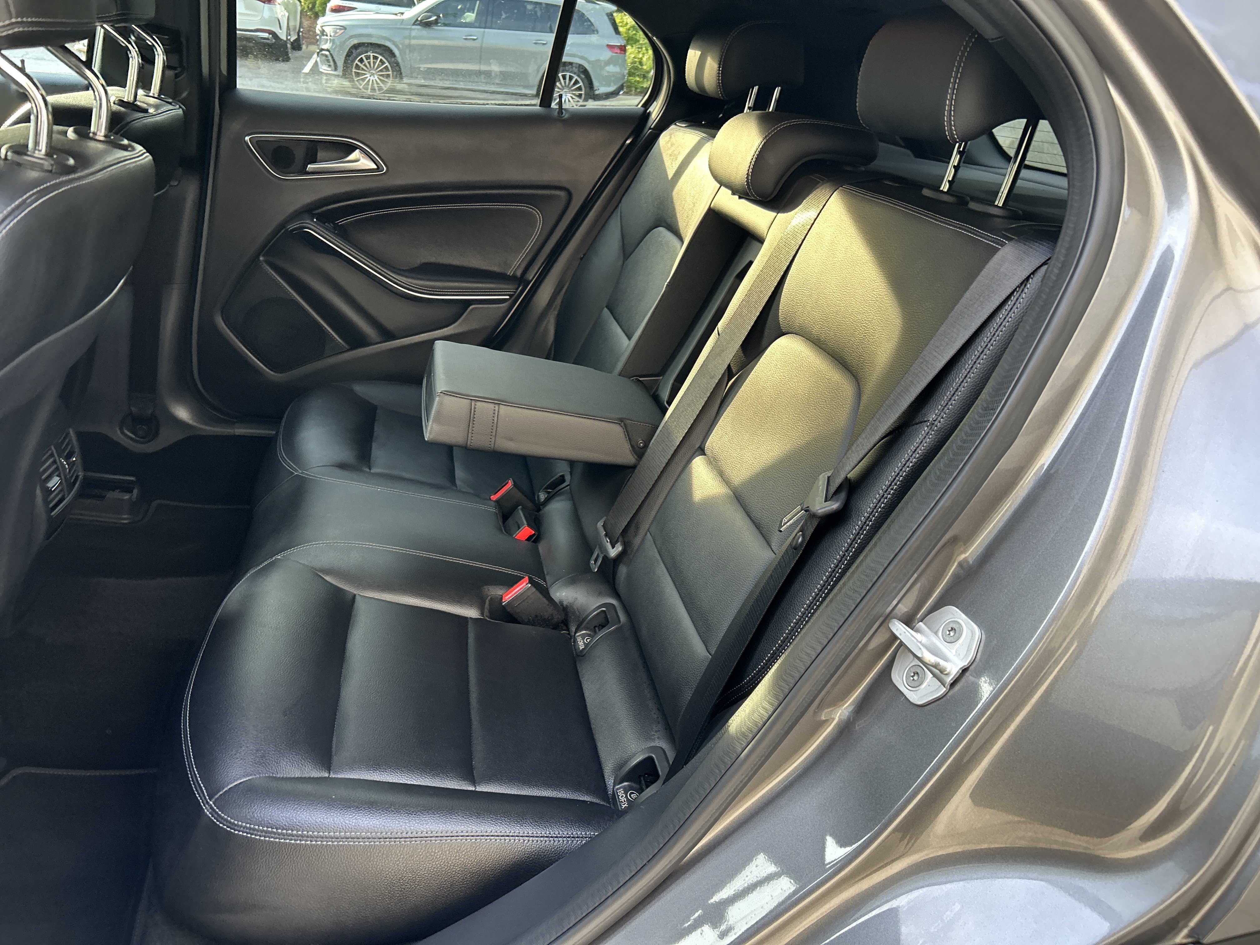 Used 2016 Mountain Gray Metallic Mercedes-Benz GLA 250 SUV image 37