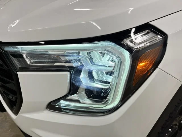Used 2024 Summit White GMC SLT image 8