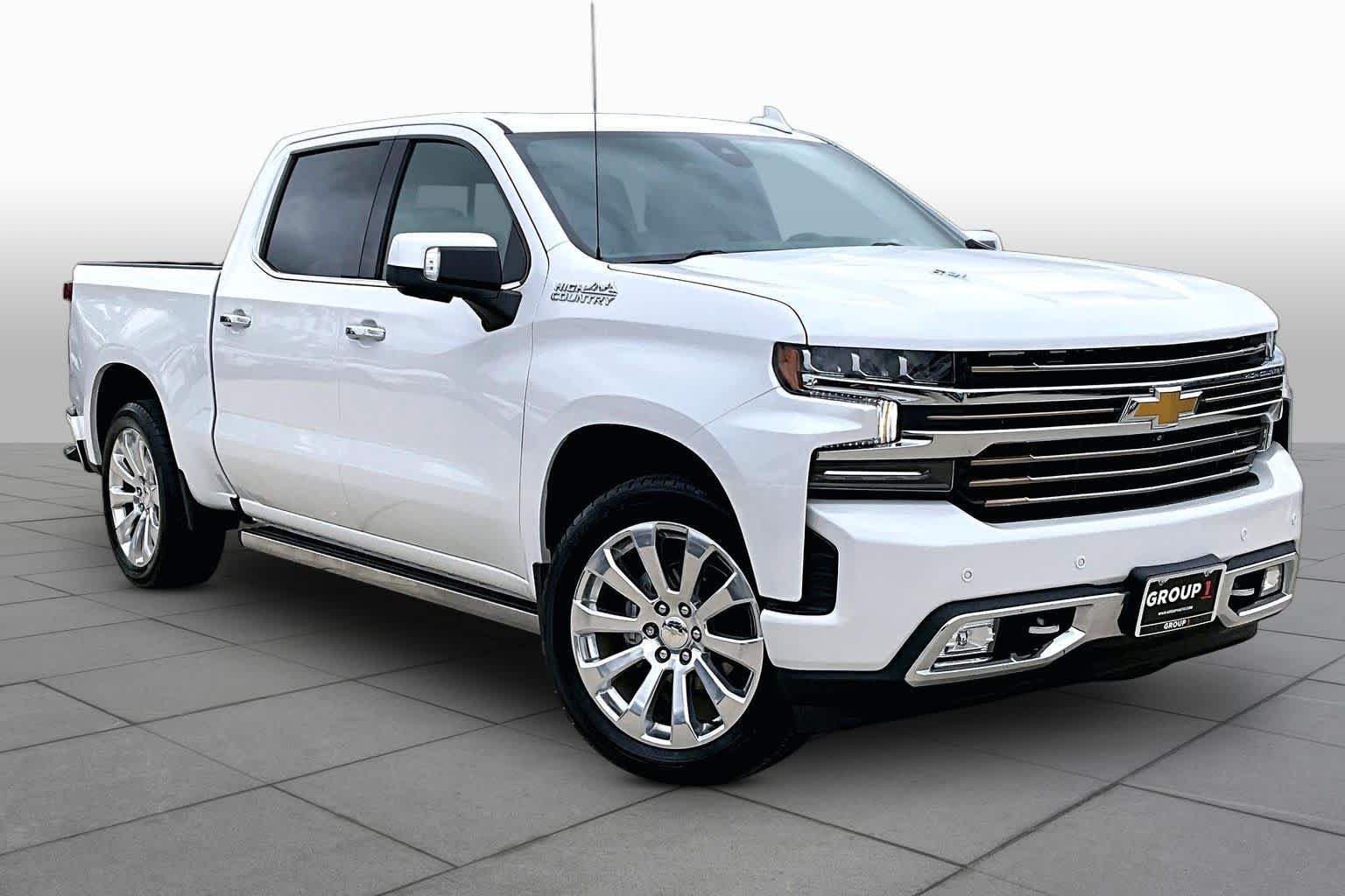 Used 2022 Iridescent Pearl Tricoat Chevrolet High Country image 3
