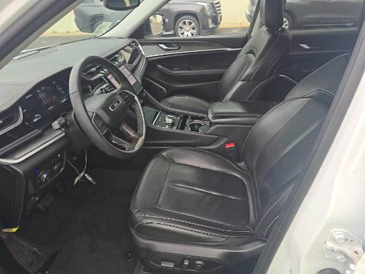 Used 2022 White Jeep Limited 4x4 image 7