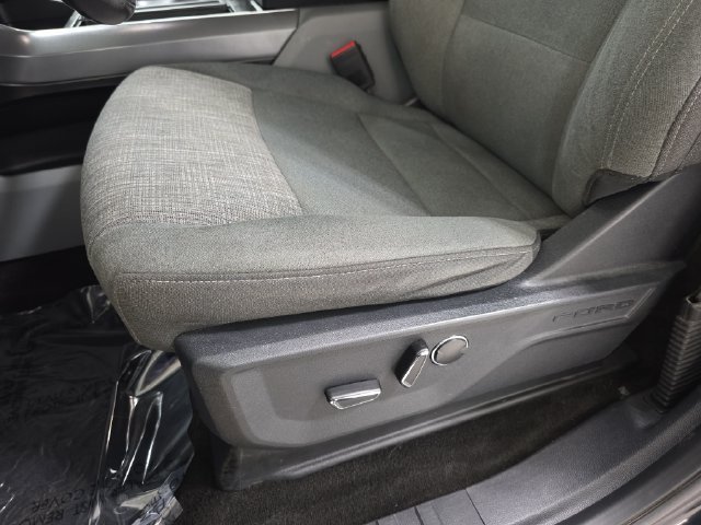 Used 2021 Black Ford XLT image 29
