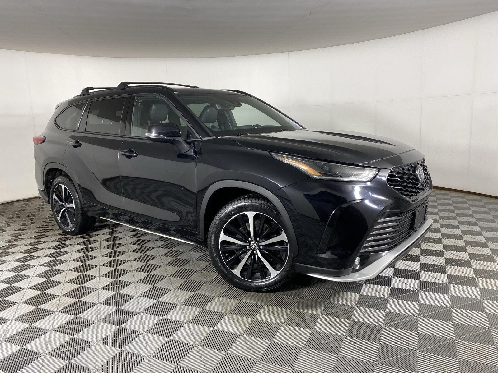 Used 2021 Midnight Black Metallic Toyota XSE image 11