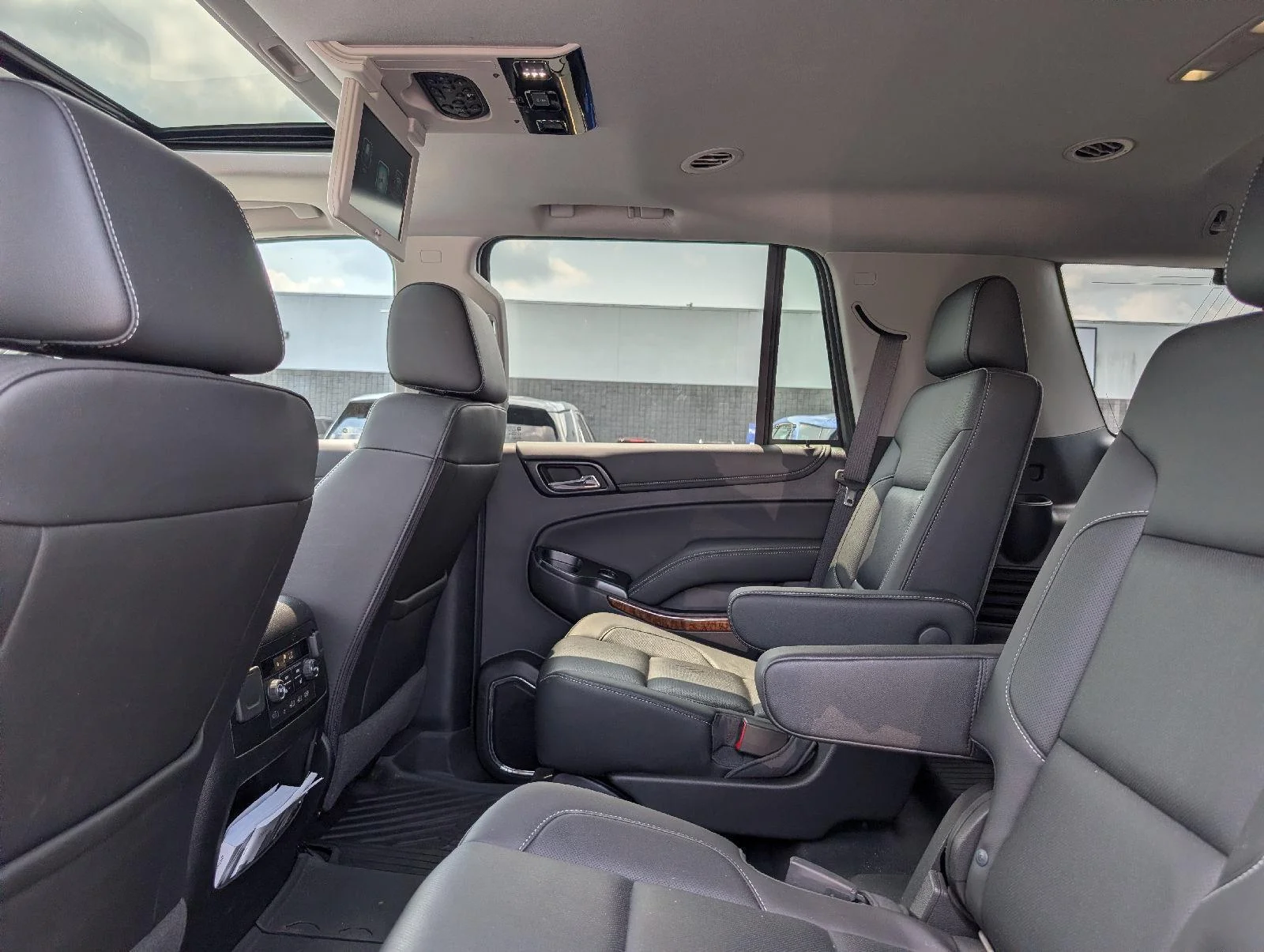 Used 2019 Blue Velvet Metallic Chevrolet Premier image 9