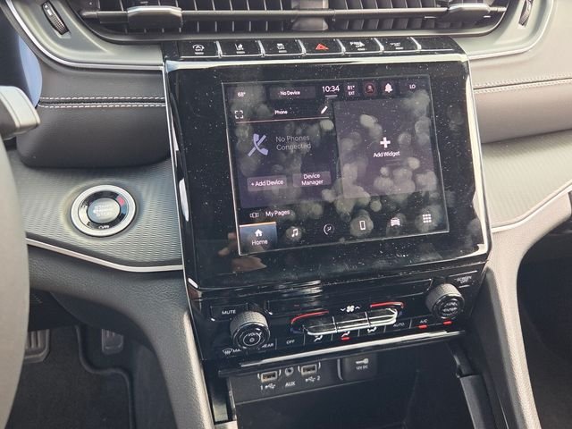 Used 2025 White Jeep Laredo image 19