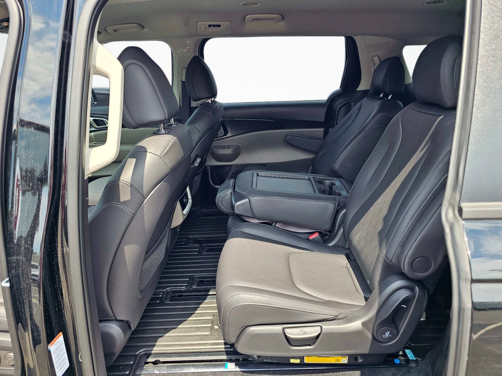 New 2026 Aurora Black Pearl Kia LXS image 32