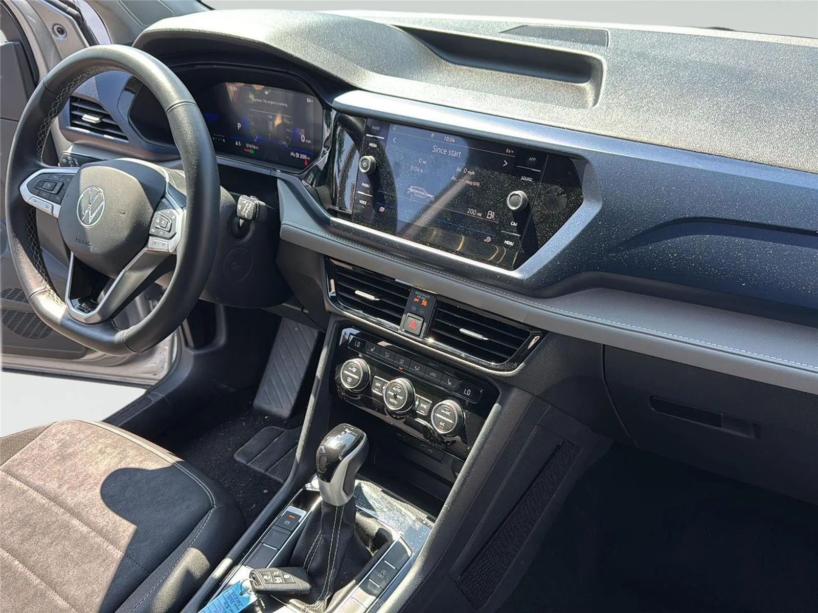 2024 Volkswagen Taos SE - Photo 26