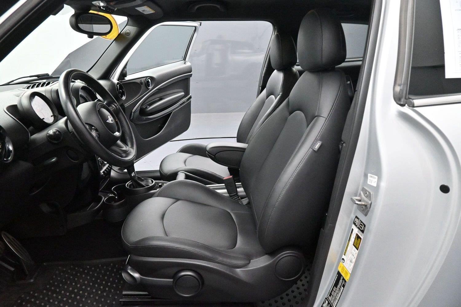 Used 2014 Crystal Silver Metallic MINI S image 12