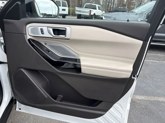 Used 2023 White Ford Platinum image 41