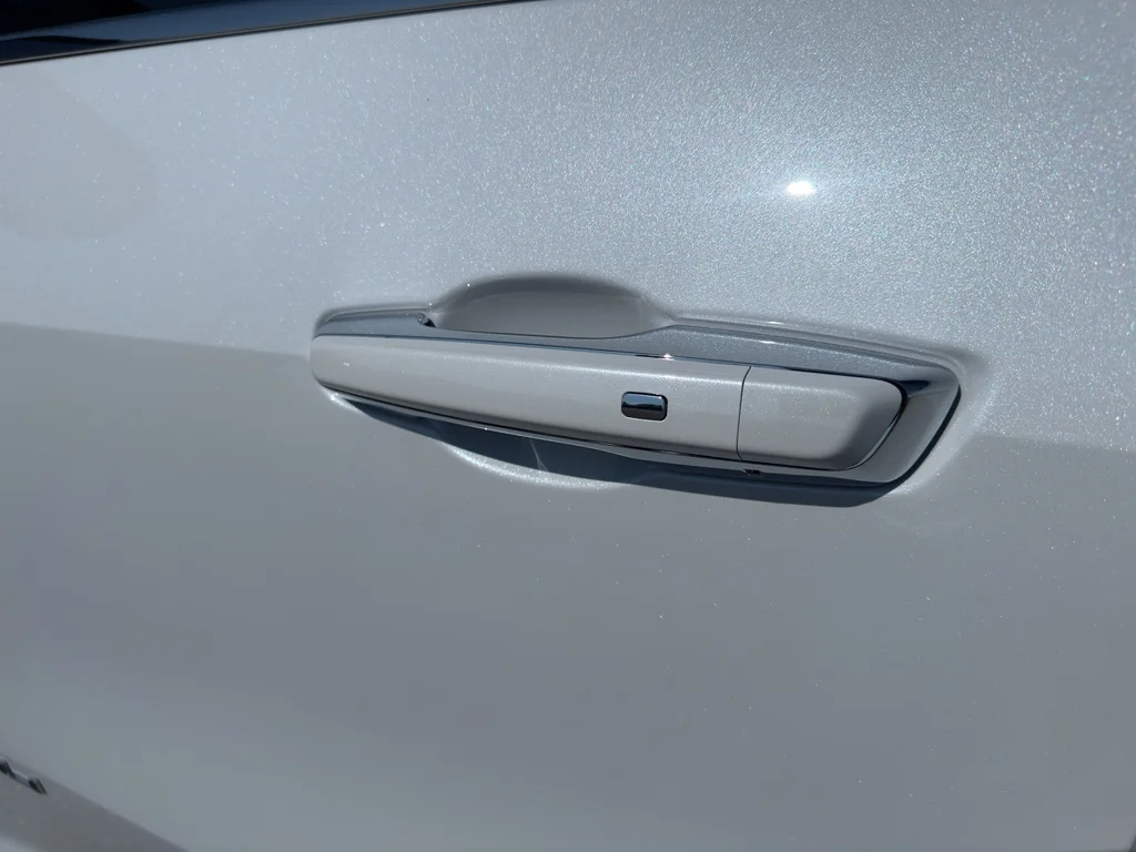 New 2026 Glacier White Tricoat GMC Denali Ultimate image 9