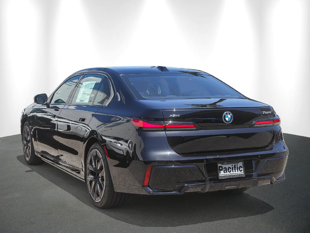 2026 BMW 7 Series photo 4