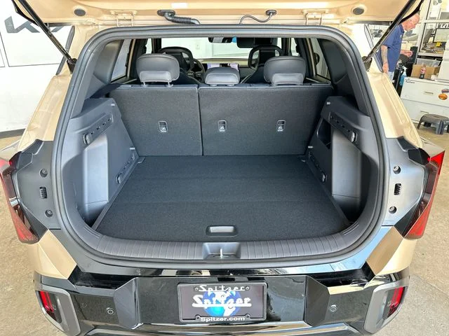 New 2027 Terrain Brown Kia X-Line S image 21