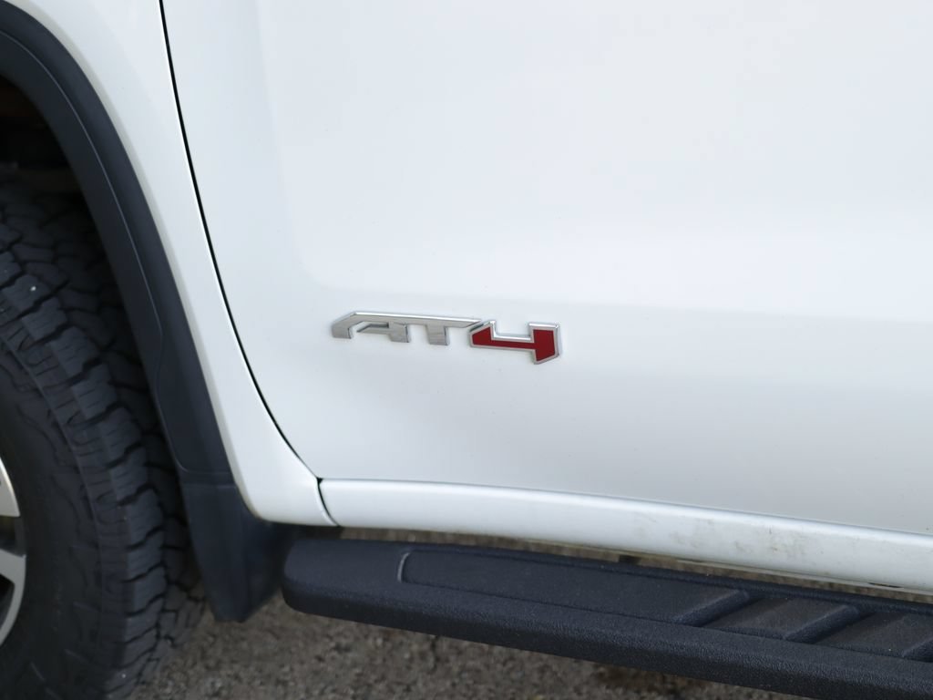Used 2023 SUMMIT WHITE GMC AT4 image 40