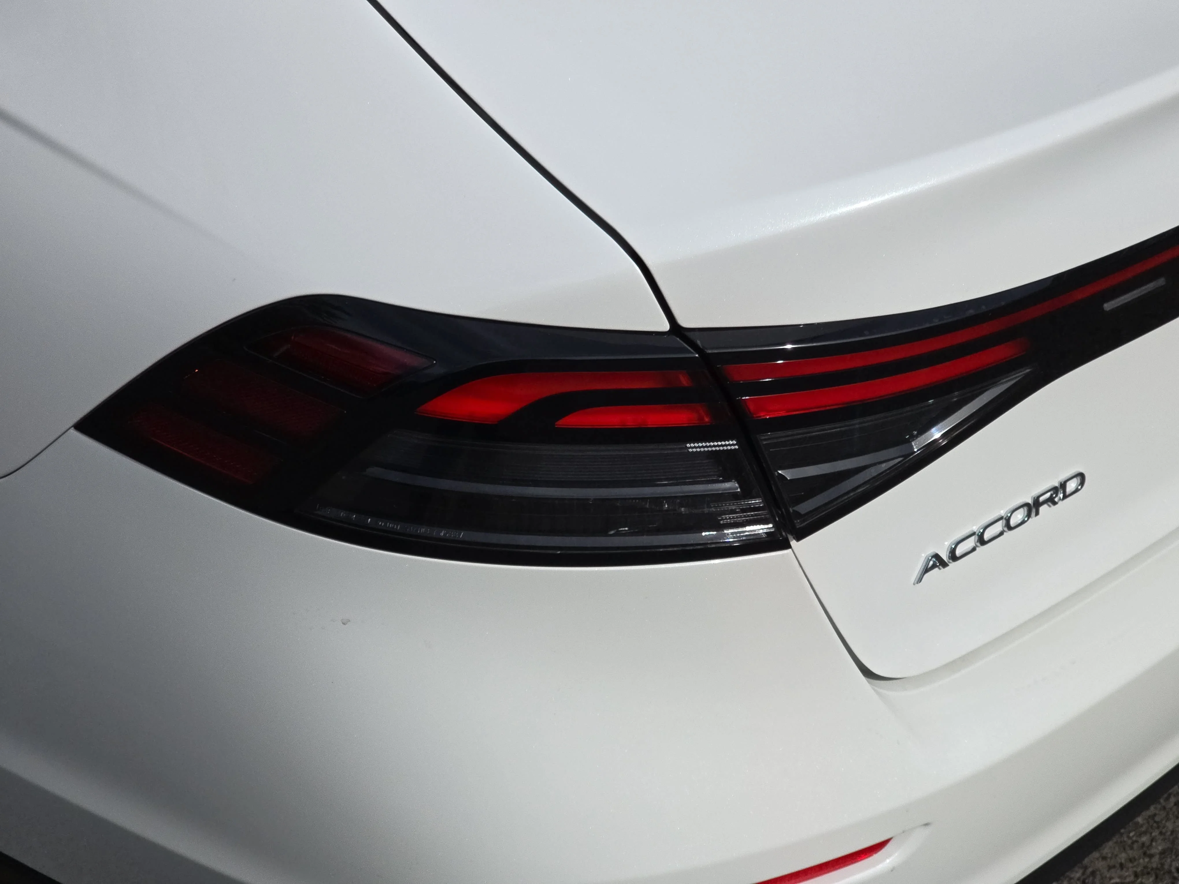 New 2026 Platinum White Pearl Honda SE image 33